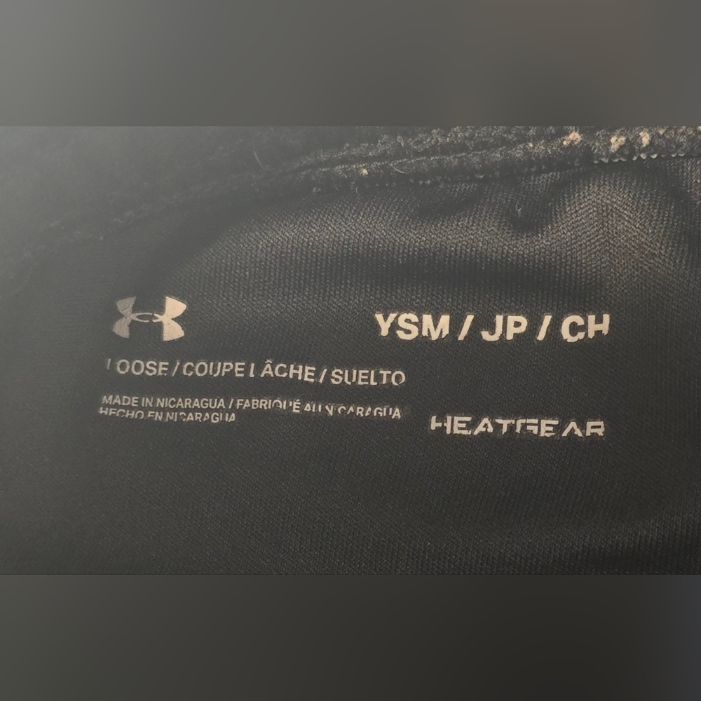 Under Armour Heatgear Loose Stunt Big Logo Shorts Boy's Youth S Small Black Gray - Picture 6 of 8